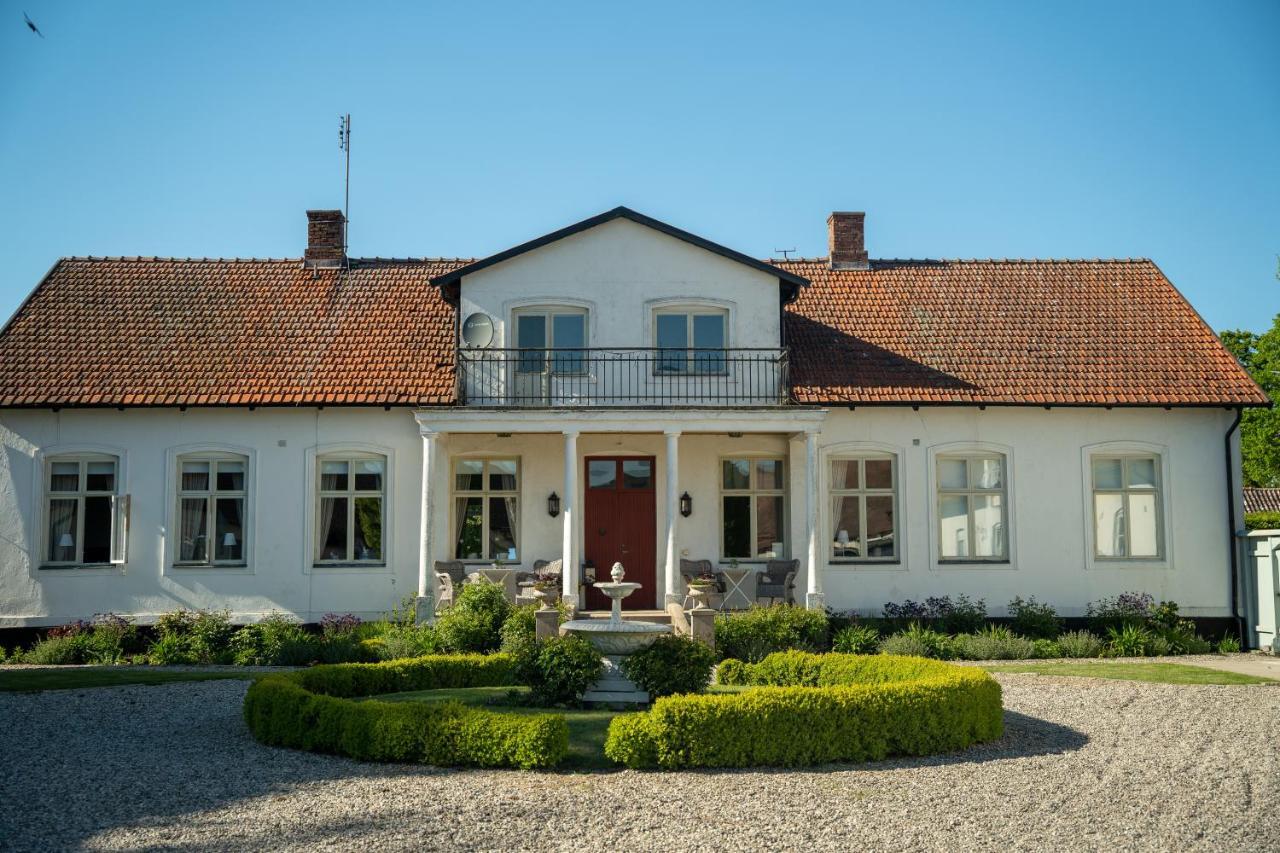 Svabesholms Kungsgards B&B Och Pensionat Stenshuvud Kivik Exterior photo