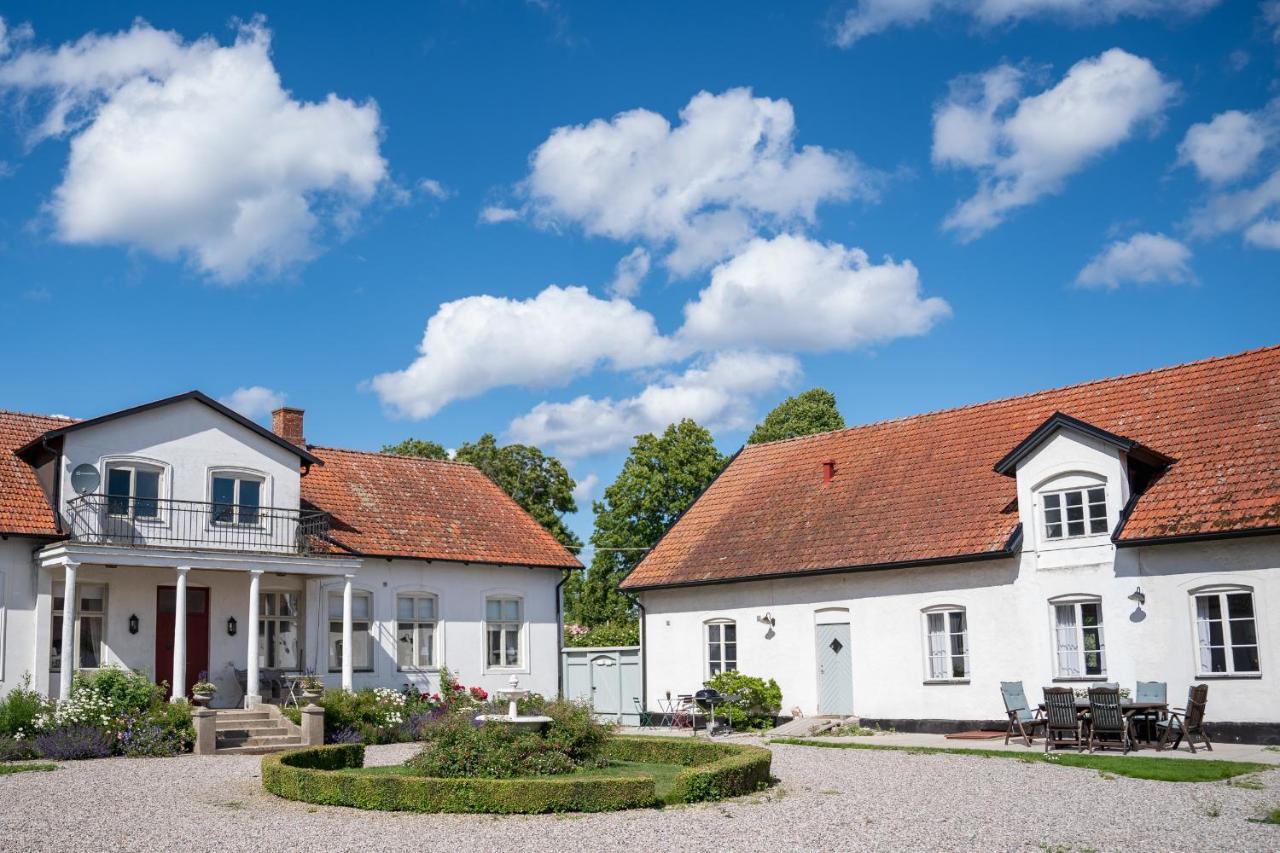 Svabesholms Kungsgards B&B Och Pensionat Stenshuvud Kivik Exterior photo